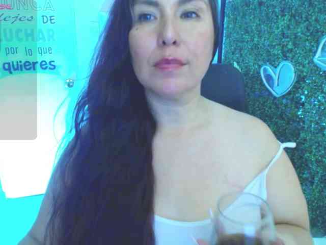 Evelyn-mature19 webcam