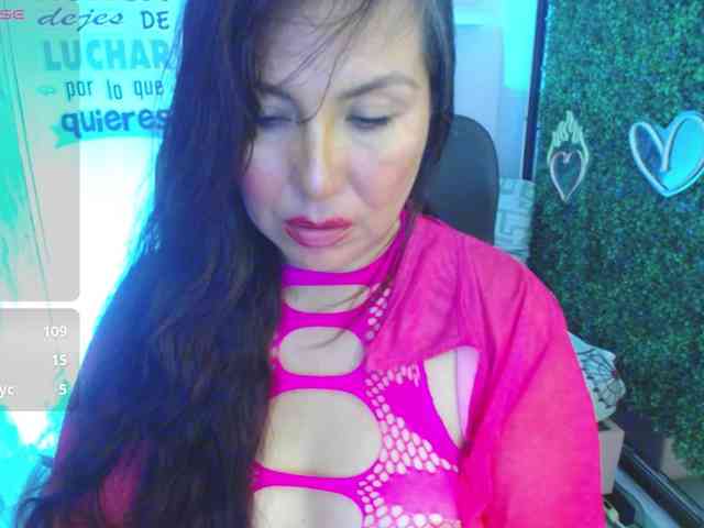 Evelyn-mature19 webcam