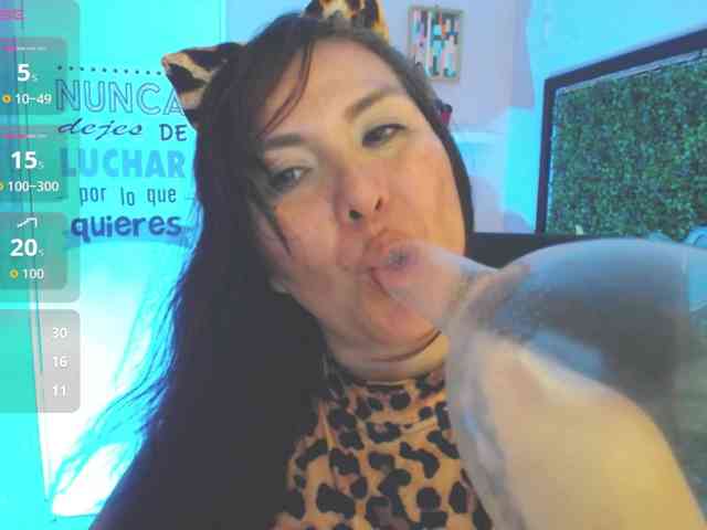 Evelyn-mature19 webcam