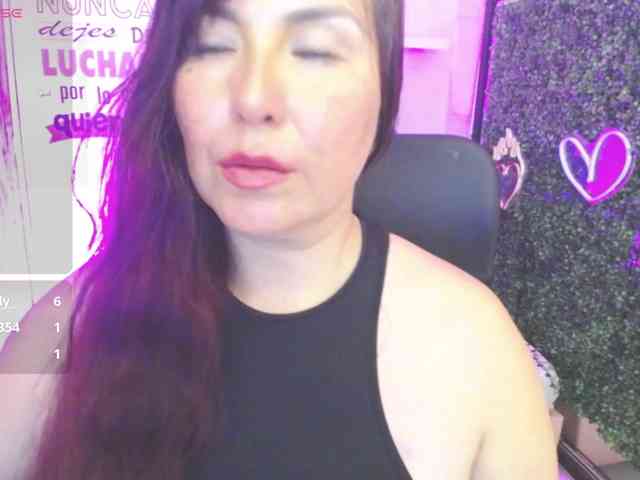 Evelyn-mature19 webcam