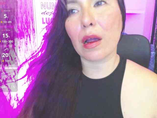 Evelyn-mature19 webcam