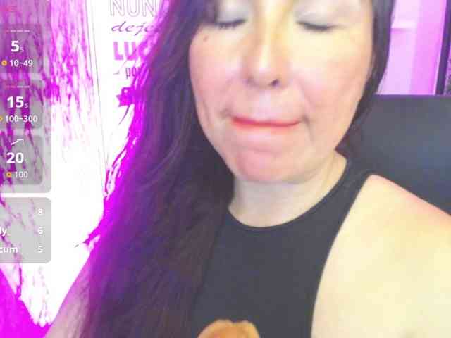 Evelyn-mature19 webcam