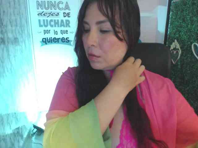 Evelyn-mature19 webcam