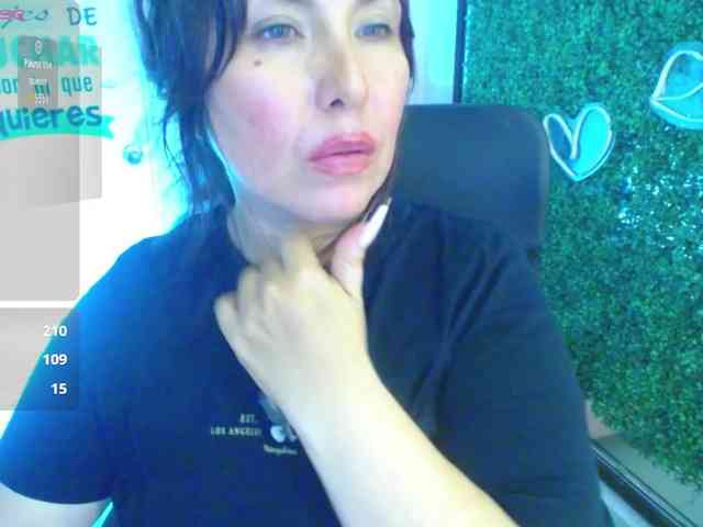 Evelyn-mature19 webcam