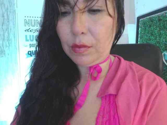 Evelyn-mature19 webcam