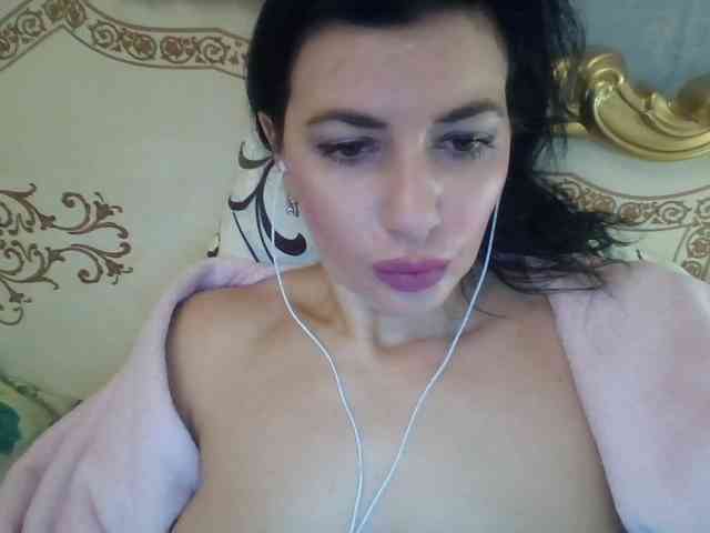 Rosalinda37 webcam
