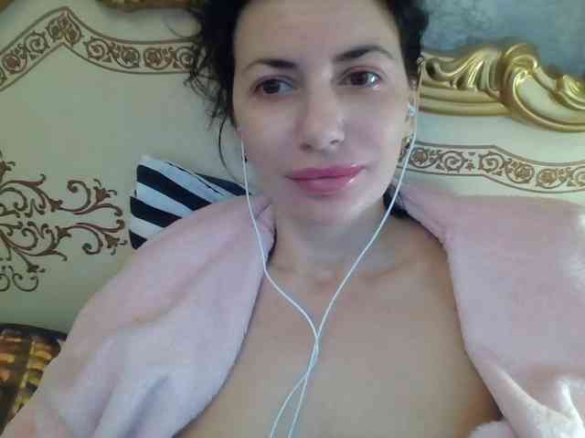 Rosalinda37 webcam