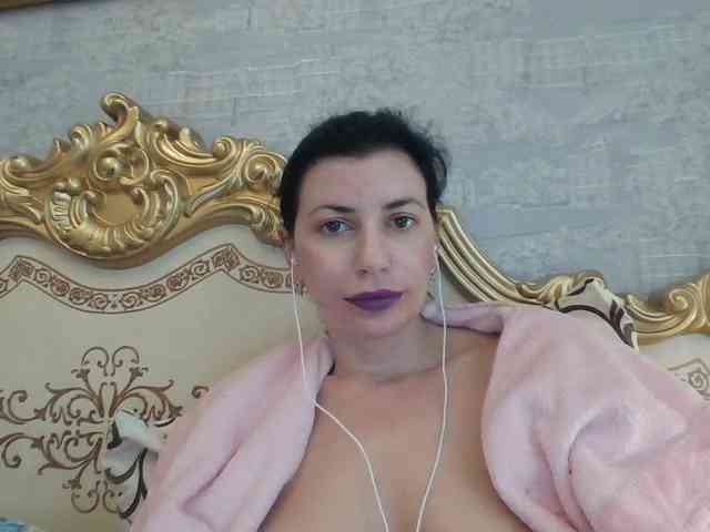 Rosalinda37 webcam