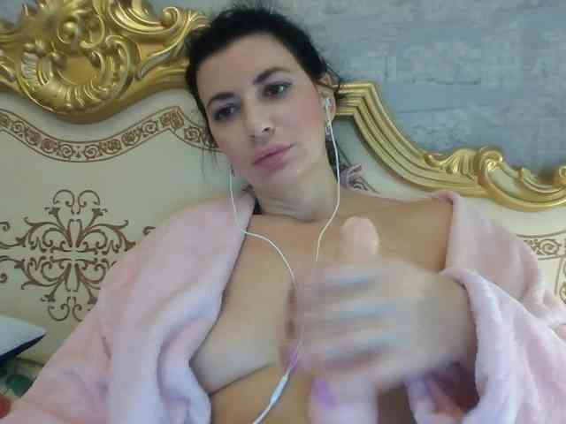 Rosalinda37 webcam