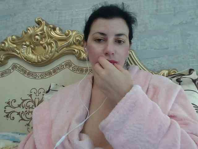 Rosalinda37 webcam