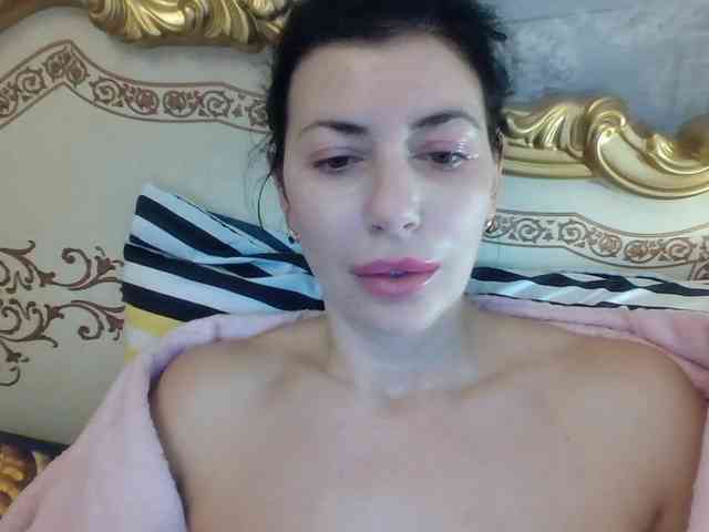 Rosalinda37 webcam