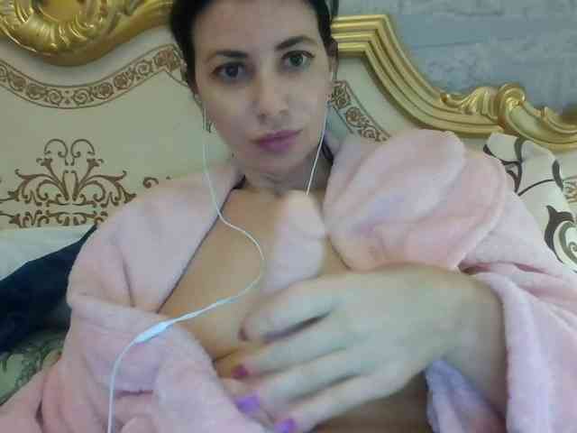 Rosalinda37 webcam