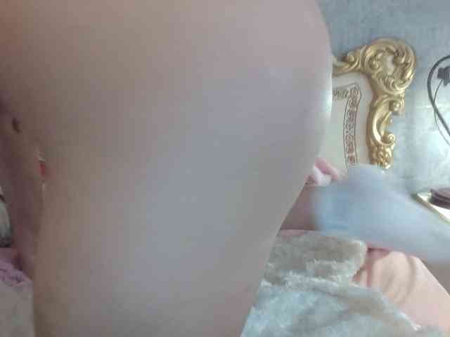 Rosalinda37 webcam
