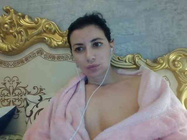 Rosalinda37 webcam