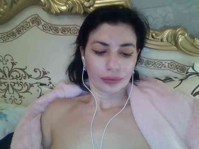 Rosalinda37 webcam