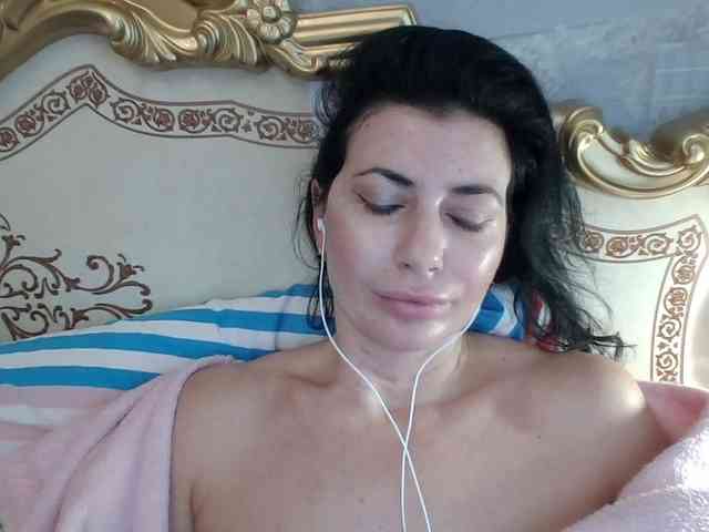 Rosalinda37 webcam