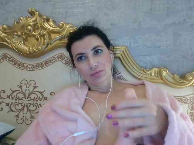 Rosalinda37 webcam