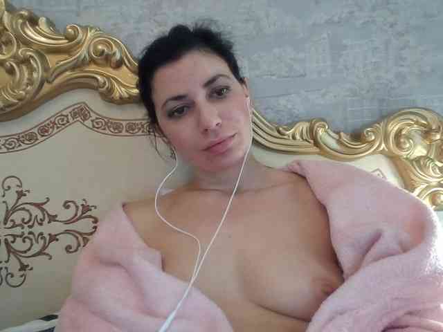 Rosalinda37 webcam