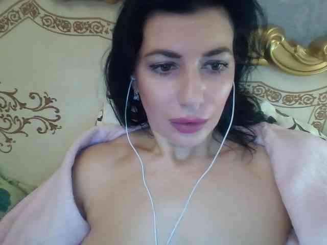 Rosalinda37 webcam