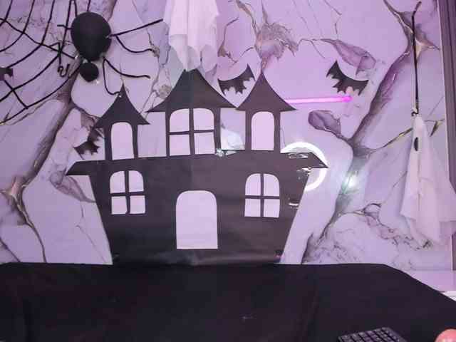 Hilary-thompson webcam