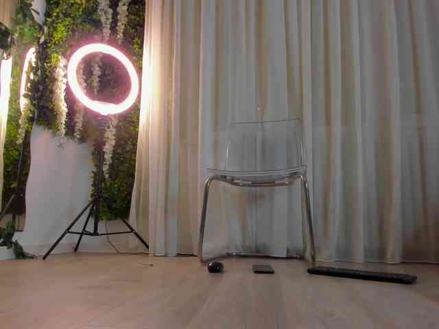 ZinaSquirts webcam