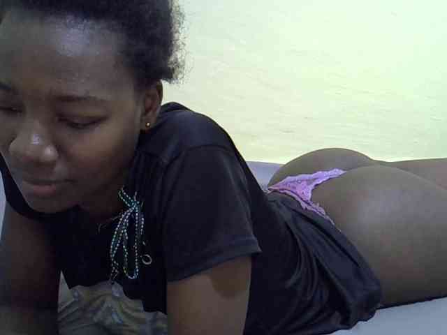 Sexydee14 webcam