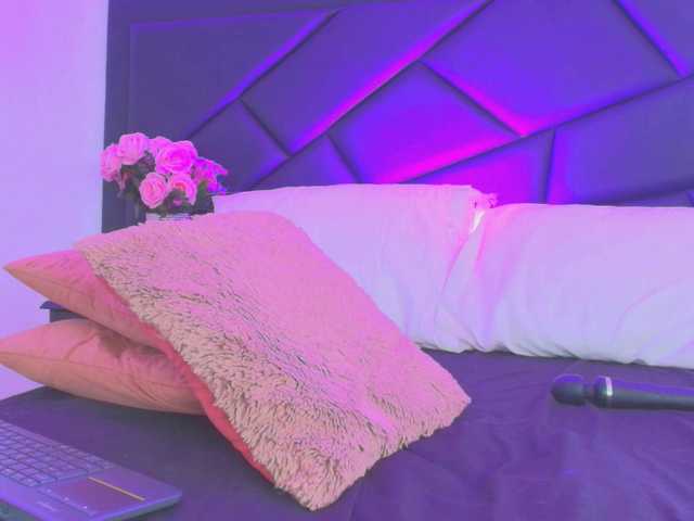 Entra en el chat con el modelo SophieCarther SophieCarther