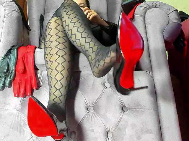 Gratis Live Sexcam mit LadyLeather LadyLeather