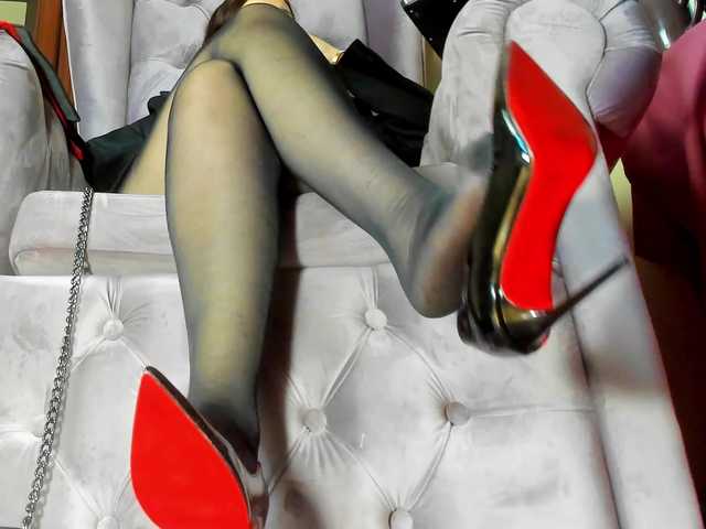 Entrez le videochat erotique avec le
modèle LadyLeather LadyLeather