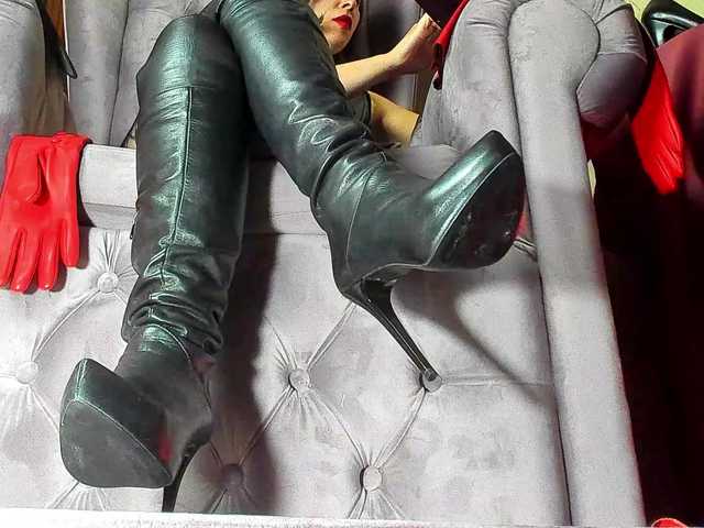 Vai a chattare su LadyLeather LadyLeather