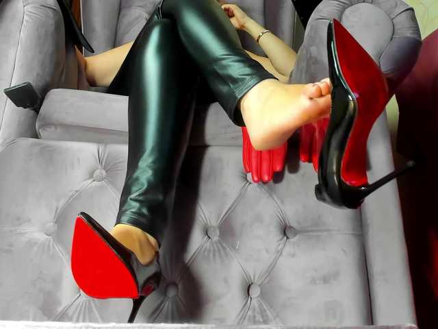 Entrez le videochat erotique avec le
modèle LadyLeather LadyLeather