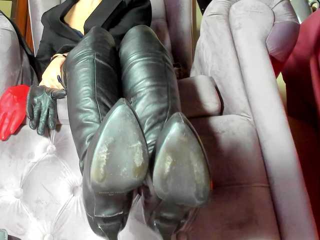 go to chat with LadyLeather