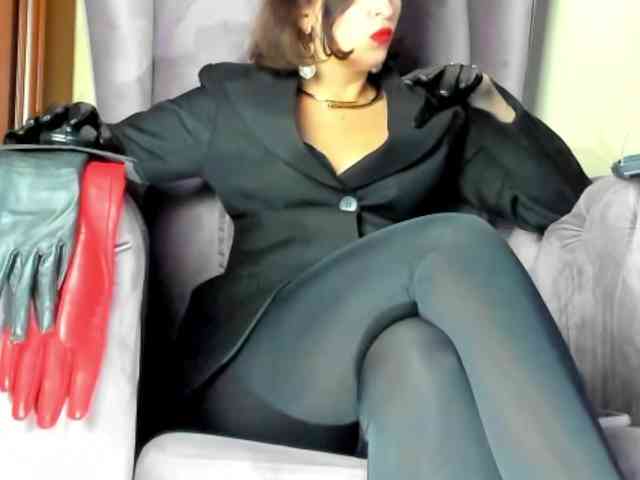 LadyLeather webcam