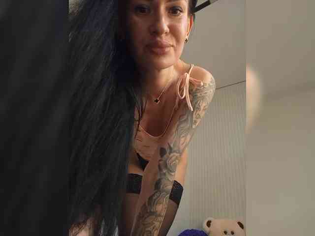 Black_chick webcam
