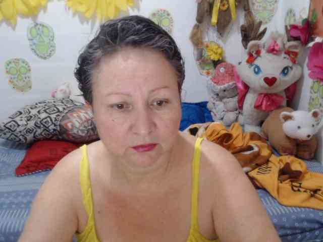 LADYQUEEN520 webcam