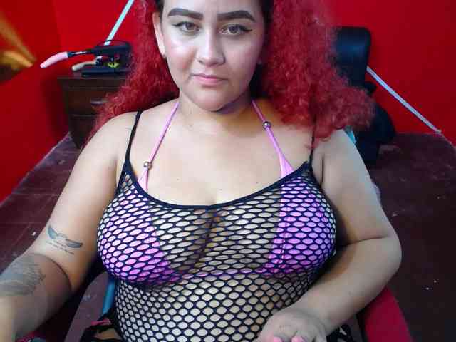 LOLYTABIGBOOBS webcam
