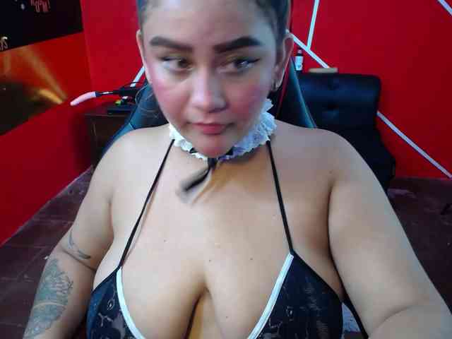 LOLYTABIGBOOBS webcam