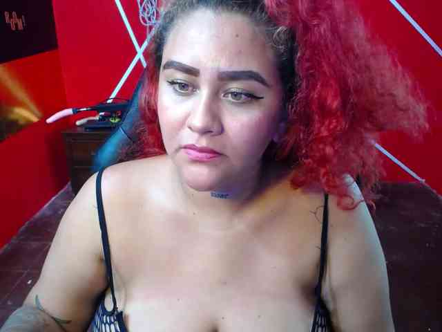 LOLYTABIGBOOBS webcam