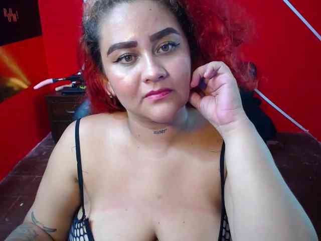 LOLYTABIGBOOBS webcam