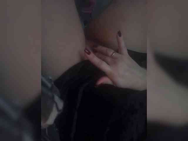 Milanochkaa webcam
