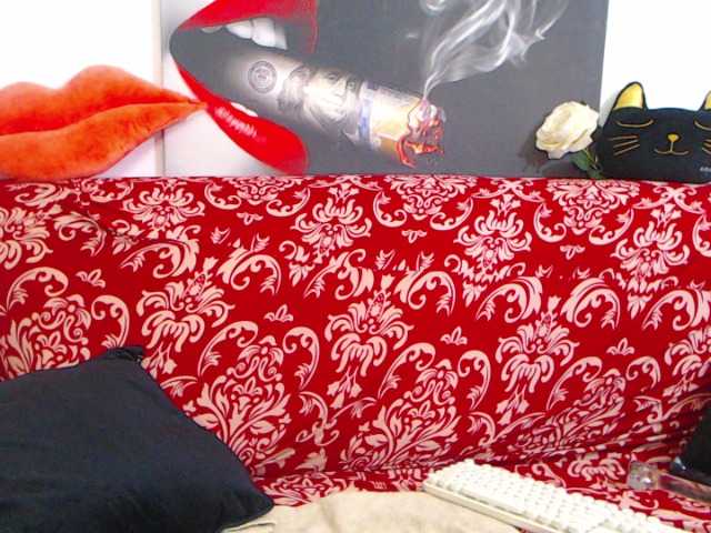 RaisaAllen webcam