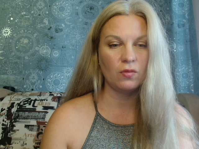 BlondeFox webcam