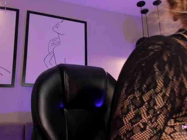 EveBenson webcam