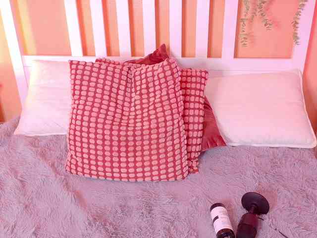 Kendalmiller webcam