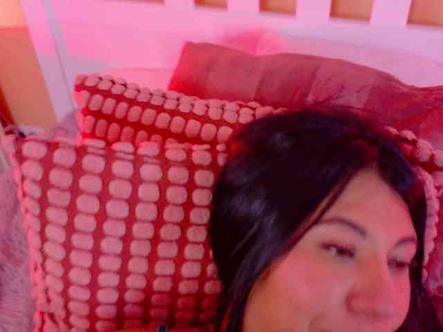 Kendalmiller webcam