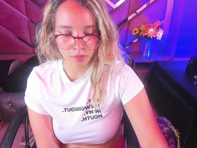 OliviaFox webcam