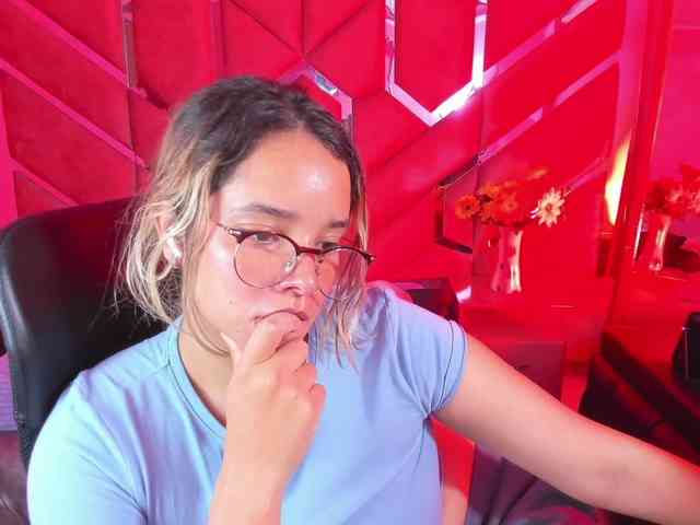 OliviaFox webcam