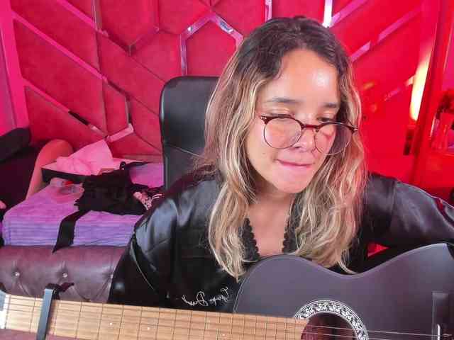 OliviaFox webcam