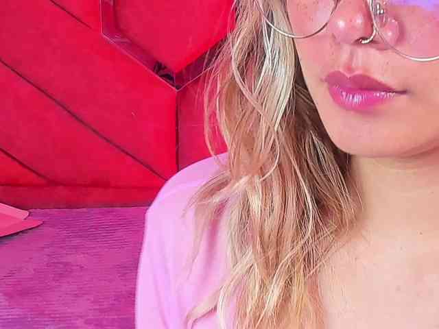OliviaFox webcam