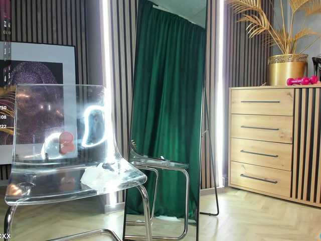 Entra en el chat con el modelo DiamondJo DiamondJo